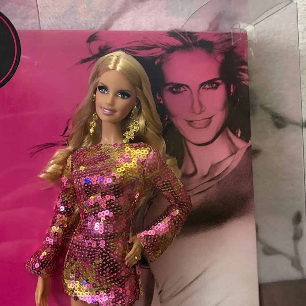 Heidi Klum Blonde Ambition Barbie 2009 - Picture 5 of 15
